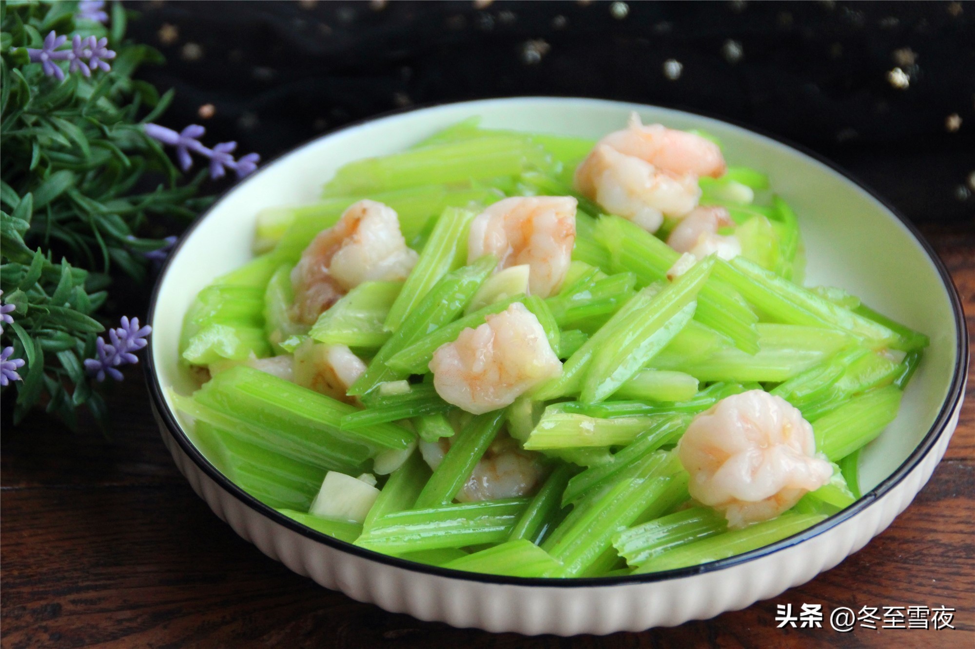 芹菜怎么吃好消化,芹菜炒什么通肠胃