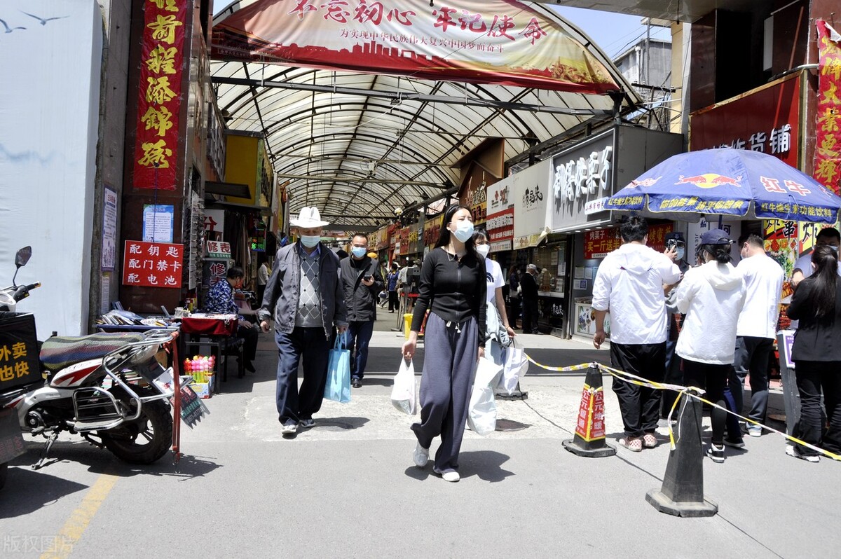 感染新冠怎么吃抗生素,感染新冠后如何吃退烧药