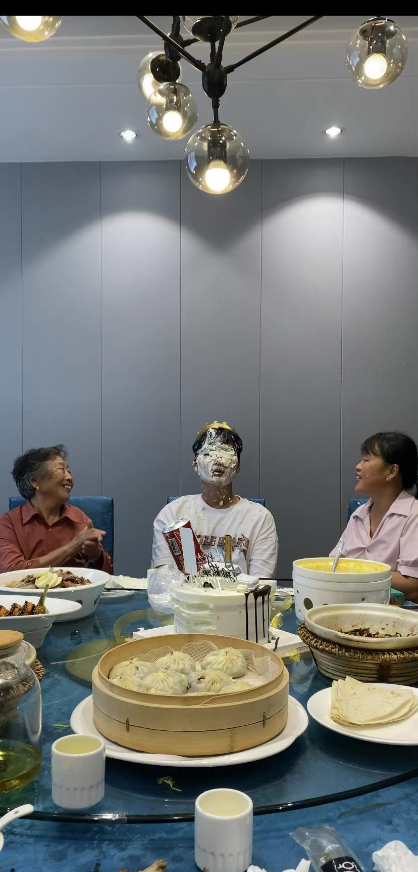 农村小伙打耳光视频,农村小伙被妈妈打