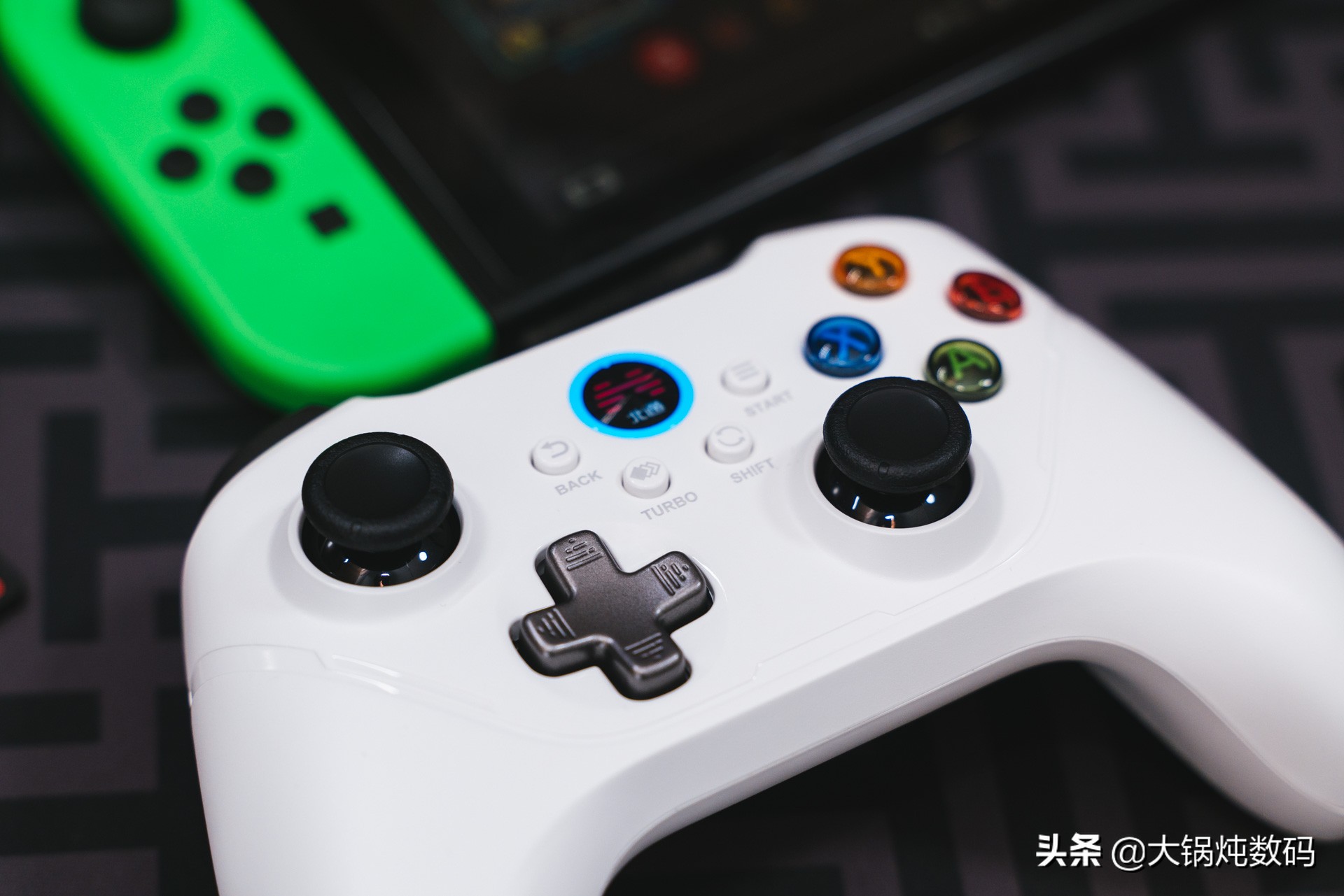 北通阿修罗2pro手柄测评,北通阿修罗2蓝牙游戏手柄测评