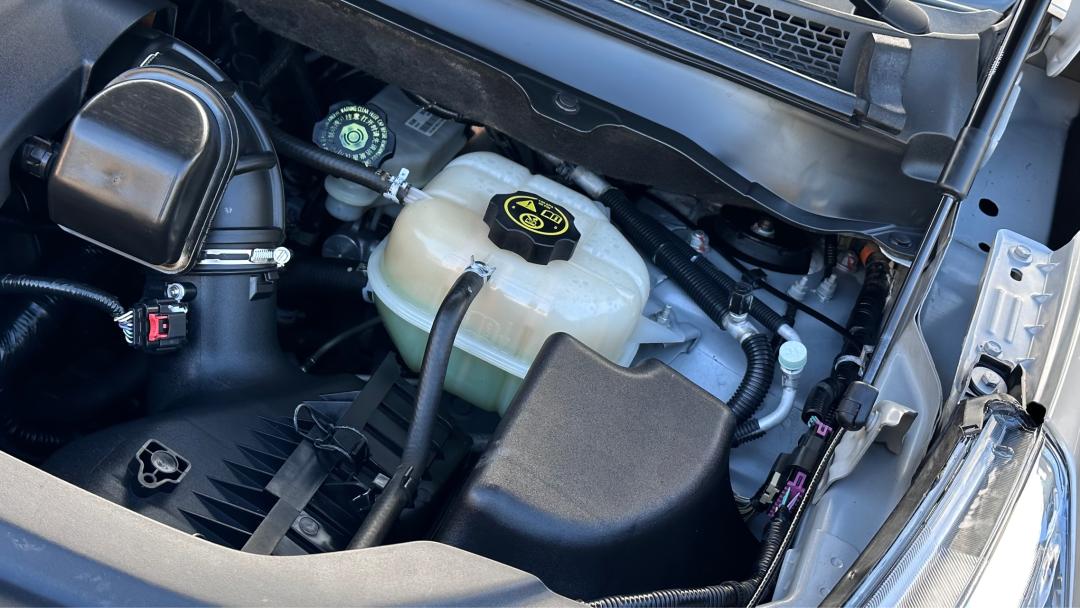 破烂的车变成新车,破烂的车子翻新