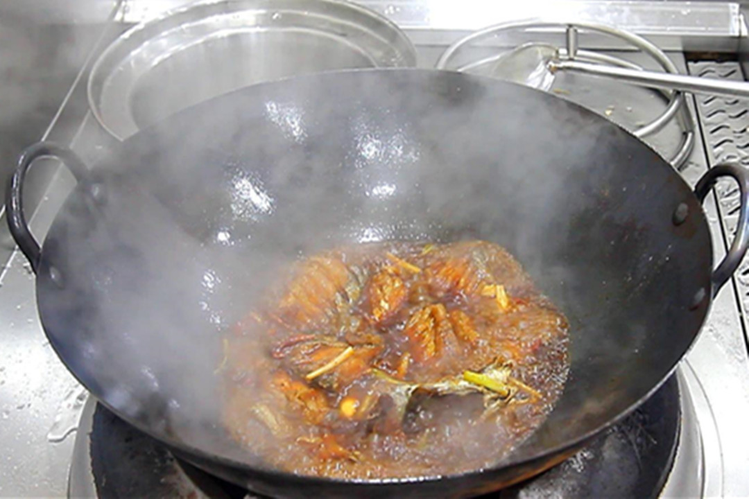 黄眼睛带鱼跟黑眼睛带鱼有啥区别,带鱼是黄眼睛好还是黑眼睛好吃