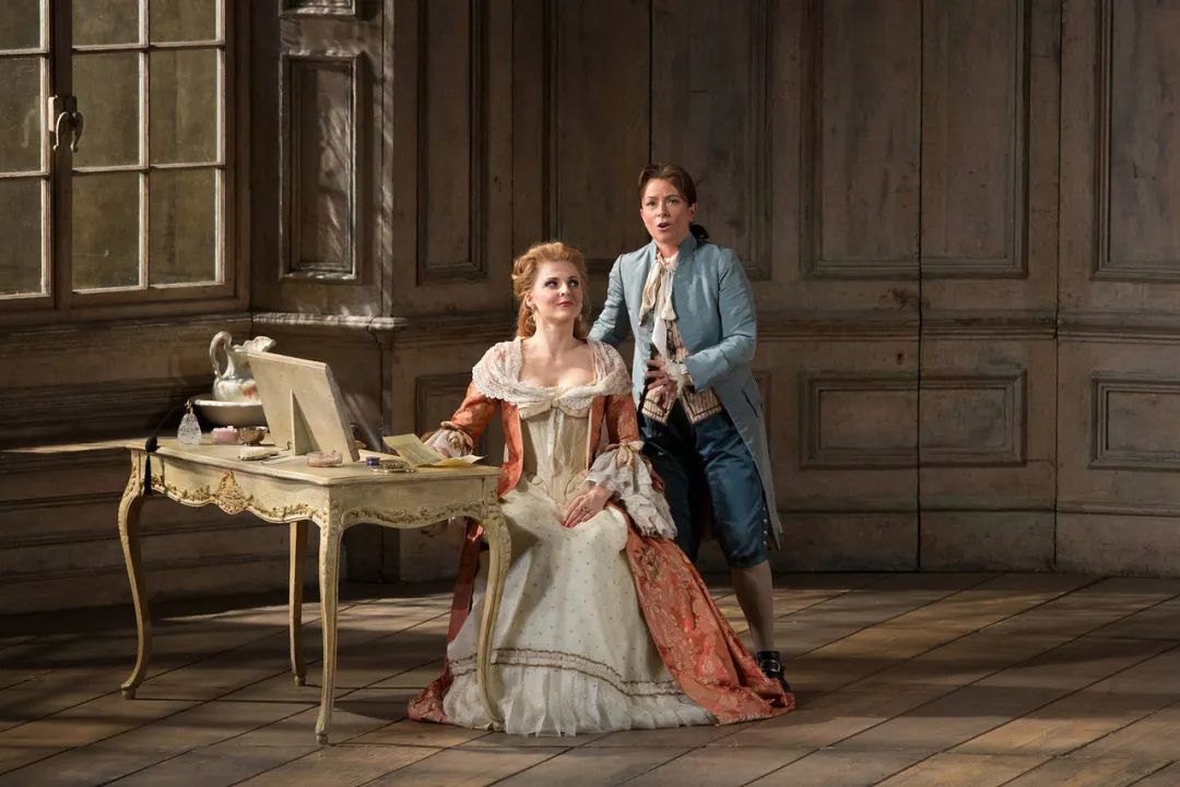 一日一期的经典，第二十四天：钿誓钗盟何处寻当初谁料今