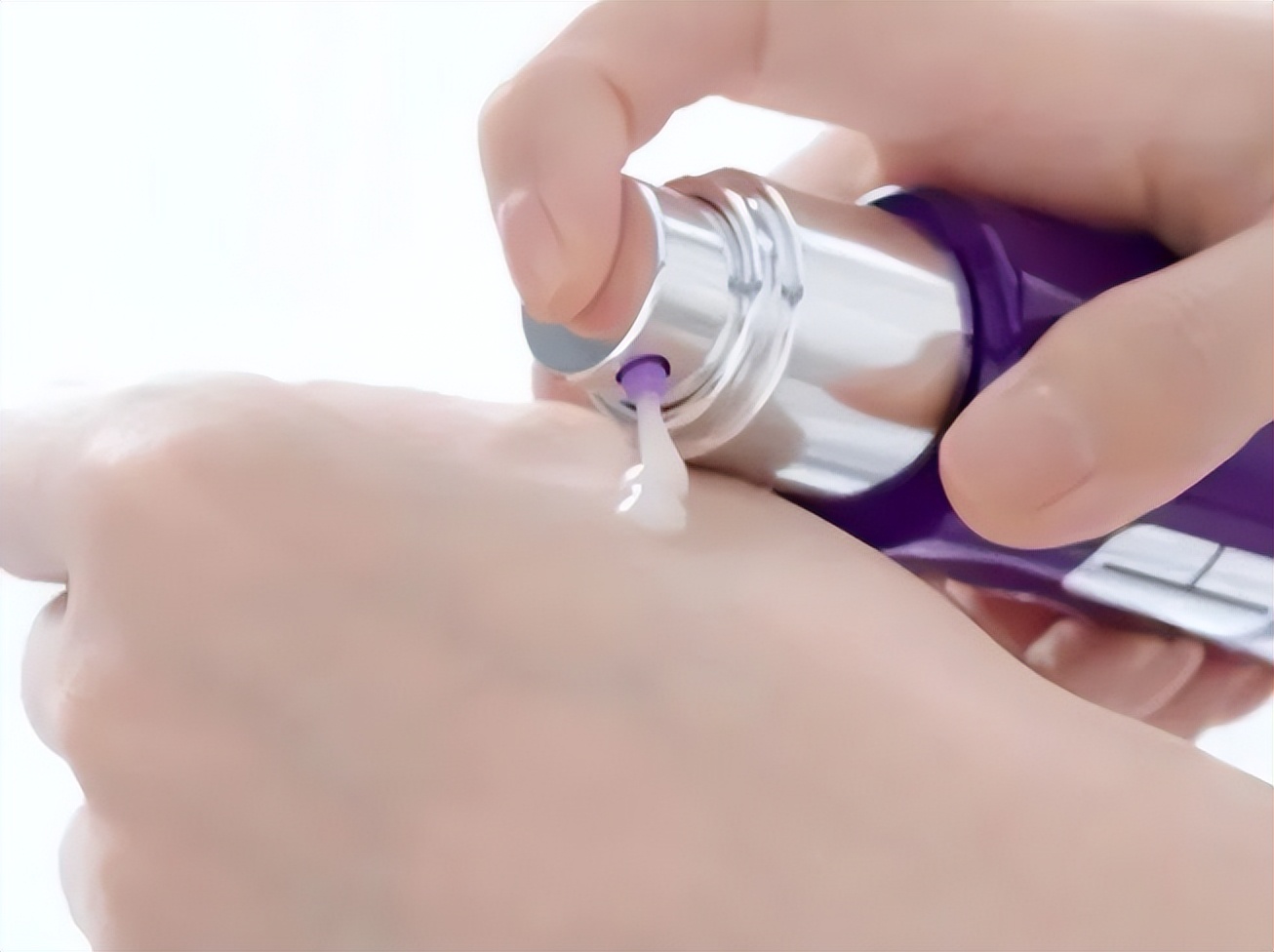 黑绷带是最好的护肤品吗,黑钥匙面霜和黑绷带哪个适合痘痘