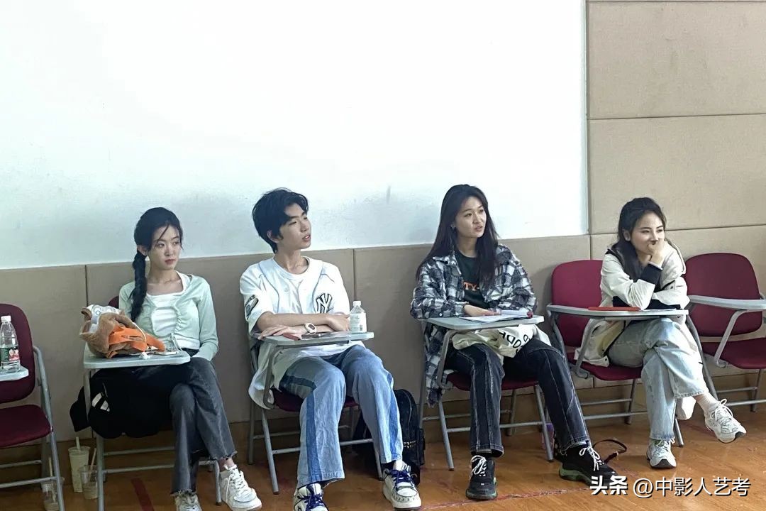 学播音就业前景,双语播音就业前景