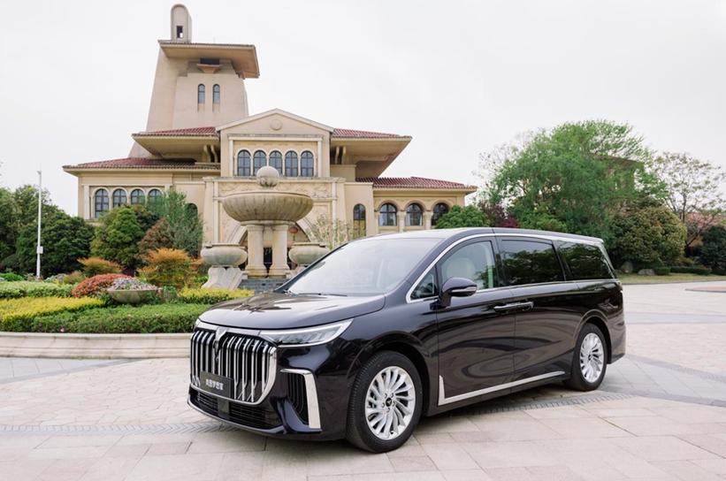 梦想家mpv和传奇对比,梦想家和传祺m8混动版对比