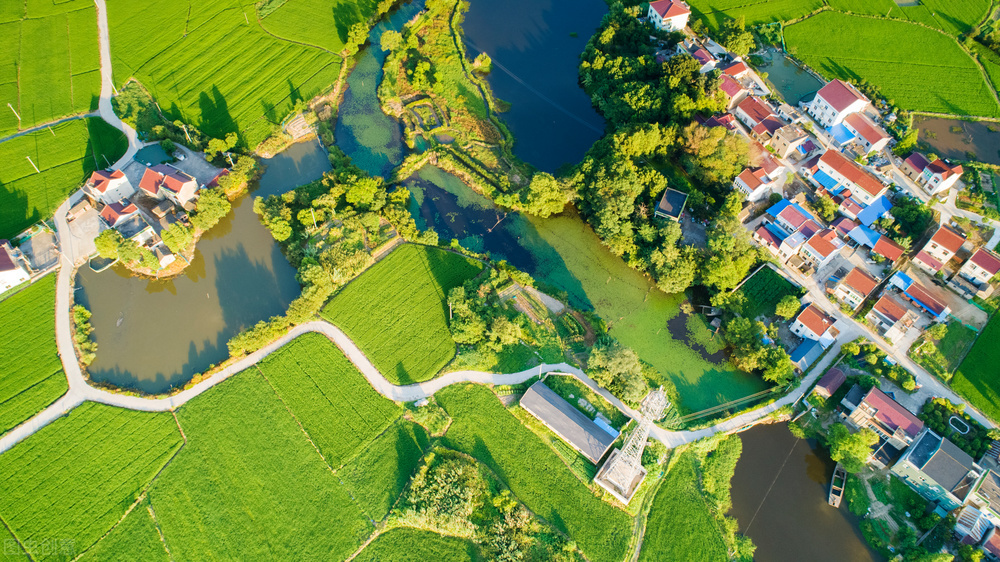 掏空积蓄在城里买房,农村父母半生积蓄为儿子买房