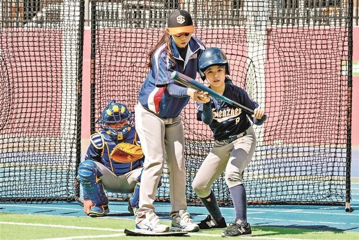 龙华区业余体校足球,龙华区青训足球培训班