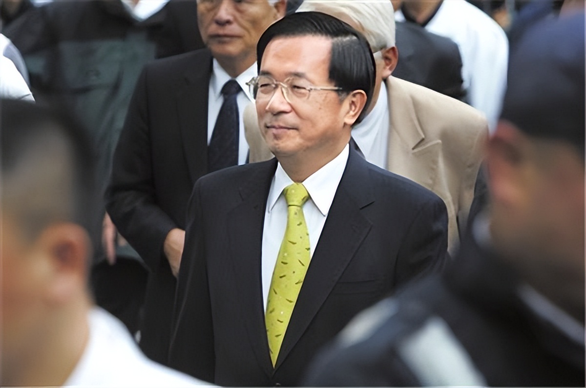 台湾老牌情治机构总部突发火灾，让人联想到陈水扁下台前狂买碎纸机