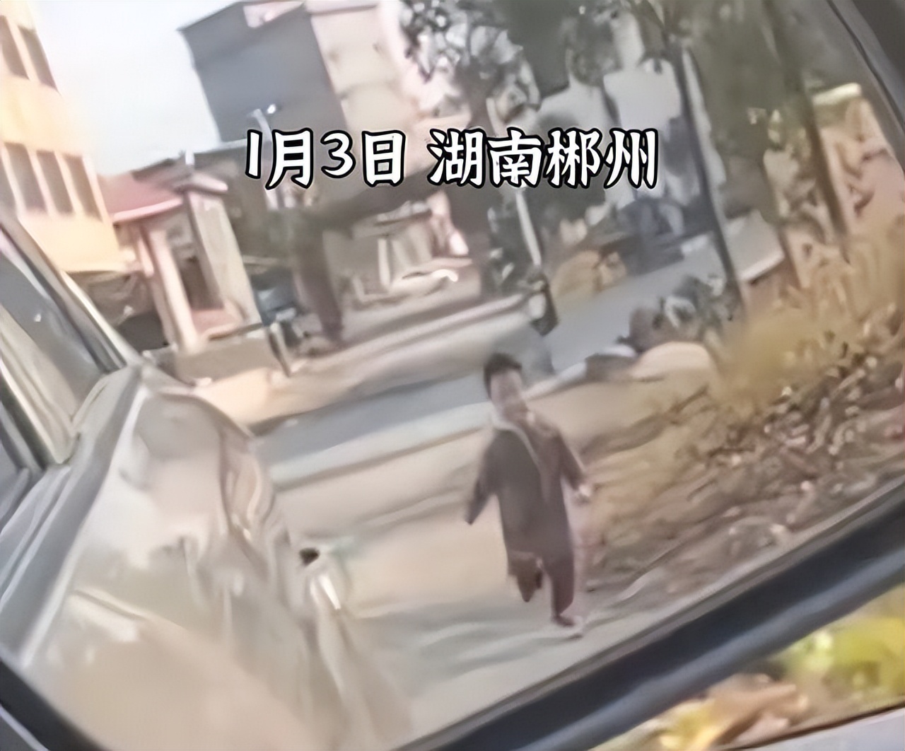 刚满两个月宝宝会翻身正常吗,刚满2个月宝宝会对人笑