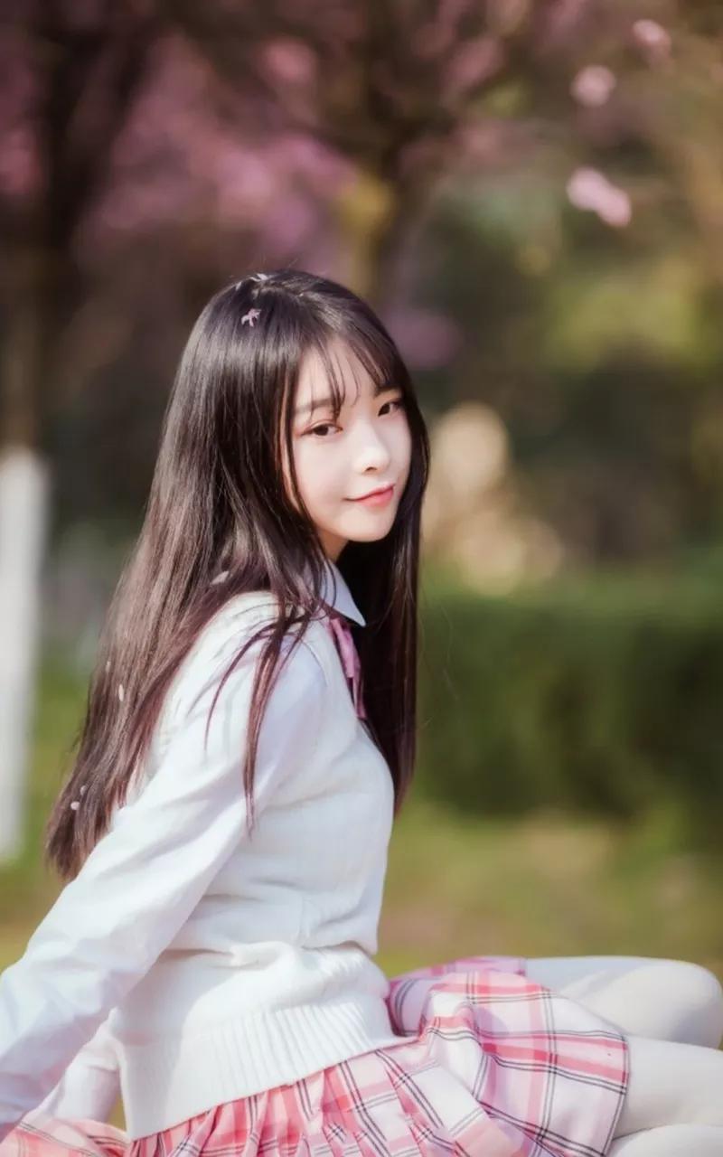 夜店上班的女生值得追吗,怎么追夜店上班的女孩