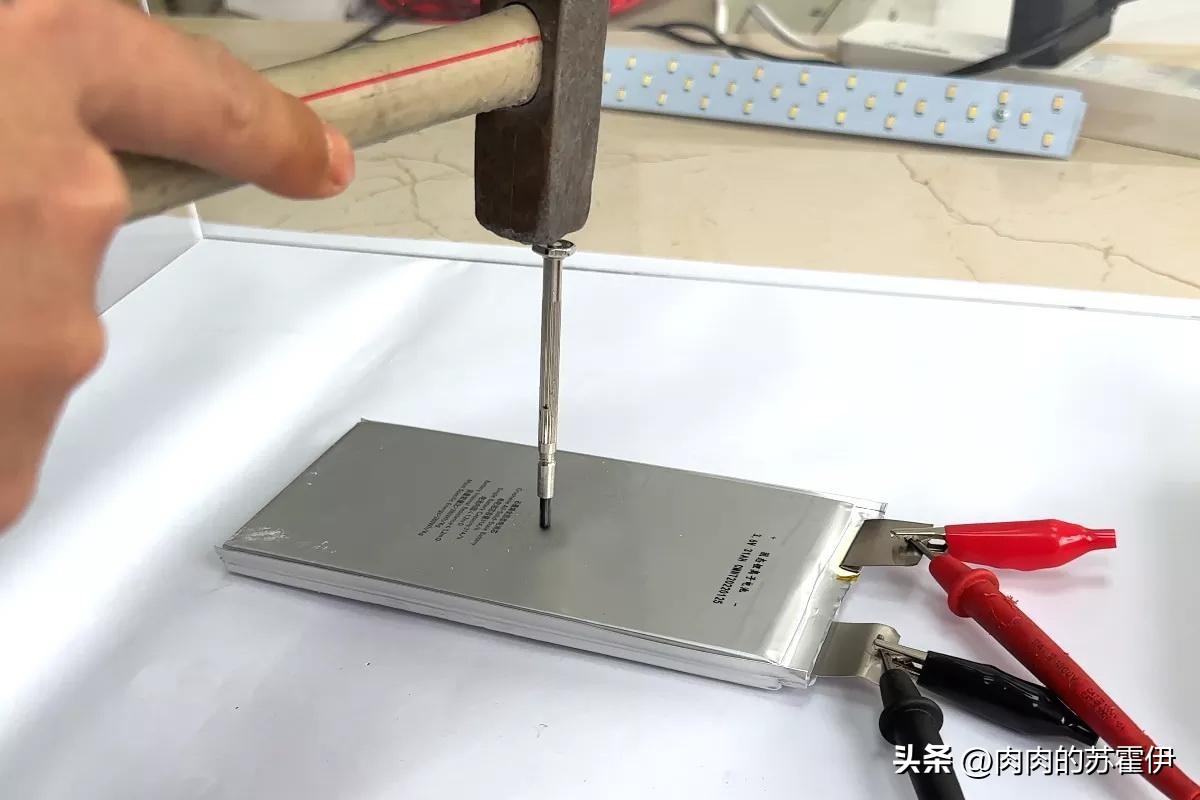 中国研发的固态电池,中国研发新型不会爆炸的电池