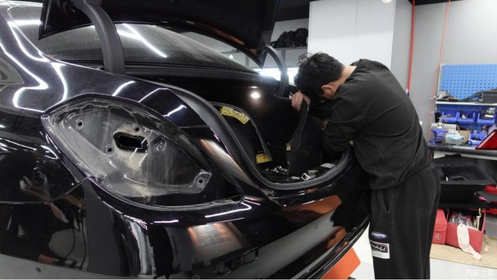 奔驰amggt63s升级先行版包围,奔驰amgc63改装外观