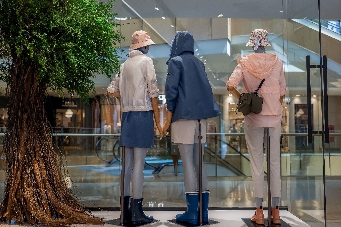 AIGLE北京INDIGO轻奢概念店盛装开业,可持续理念打造城市森林