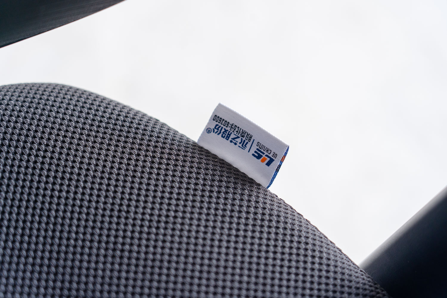 永艺入门级人体工学椅横评,永艺双背联动人体工学椅评测