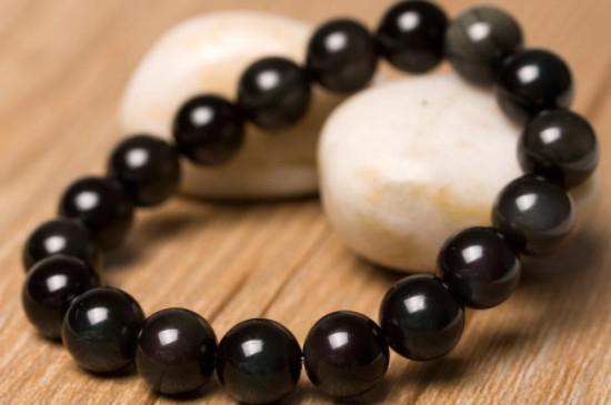 属鸡女性能戴白菩提根手串,女性戴手串有什么讲究