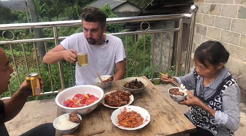 土耳其小伙中国女孩结婚,土耳其小伙娶比自己大的媳妇