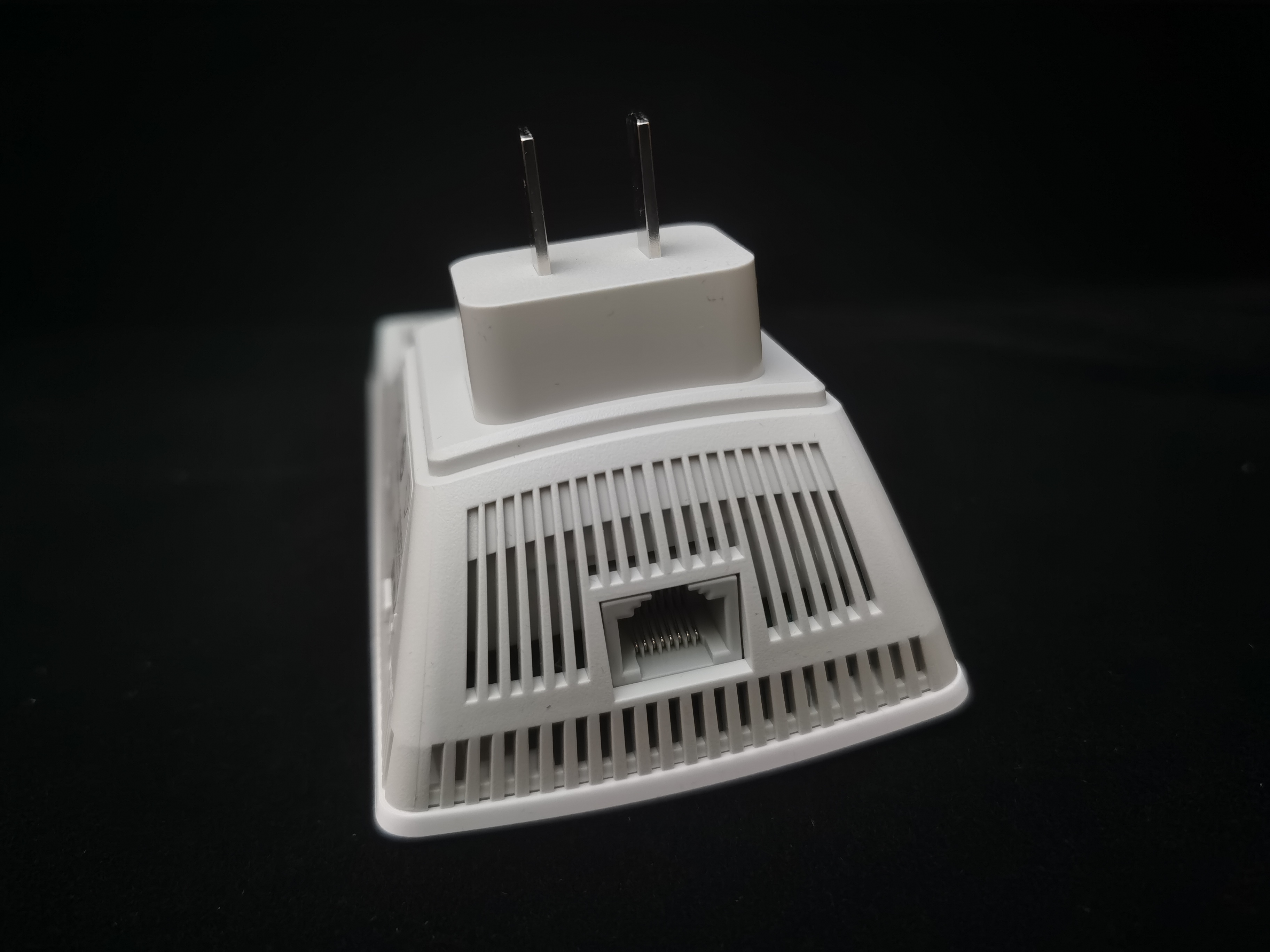 轻松解决家庭WiFi死角：ASUSRP-AX58双频WiFi6无线信号放大器