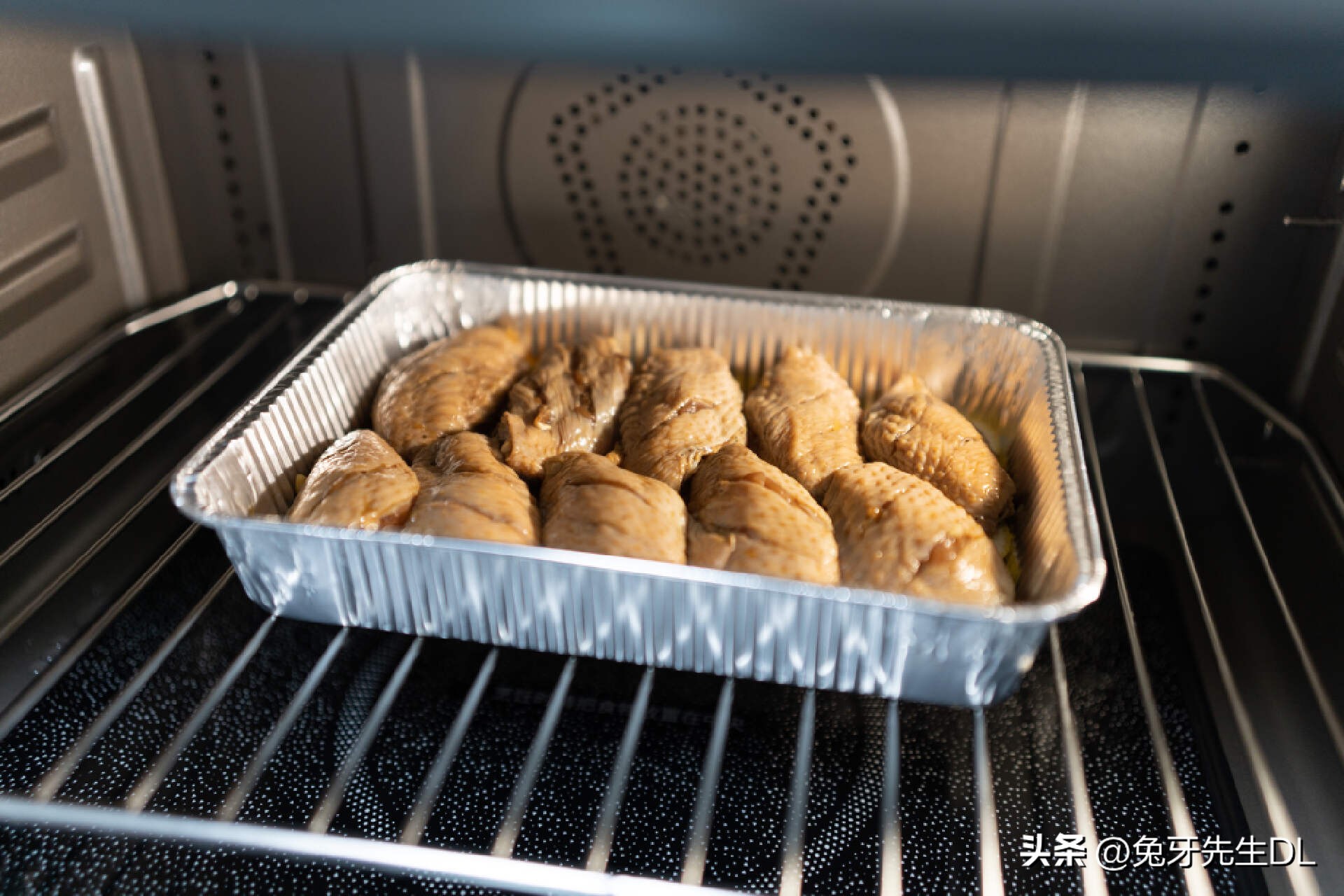 让家里劳动者解放双手，拥有这些实用的小家电将大幅提高生活品质