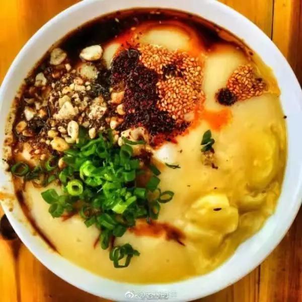 云南旅游各地美食推荐一下,去云南旅游必吃的美食有哪些