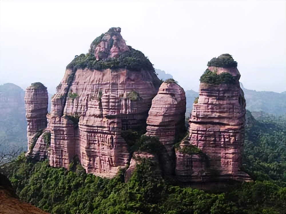 大自然的鬼斧神工丹霞山,丹霞山鬼斧神工奇观