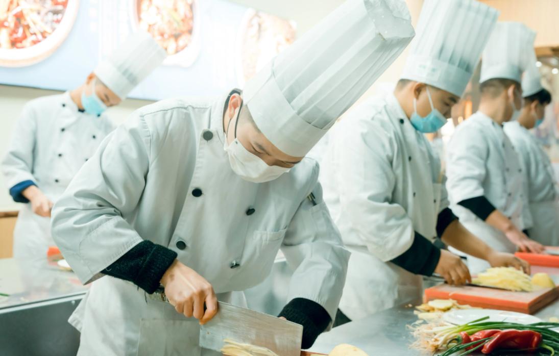 技校选什么专业容易找工作,技校比较吃香的专业