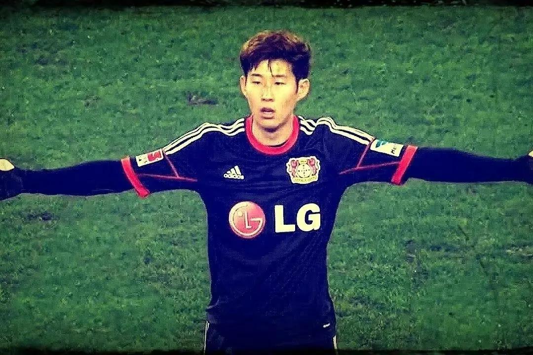 足球励志人物孙兴慜,孙兴慜武球王难掩巨星本色