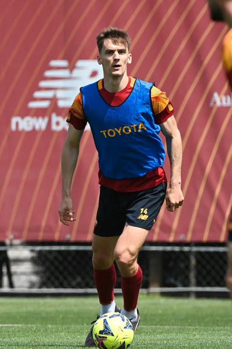 托蒂罗马生涯总决赛,托蒂采访时谈到梅西来罗马