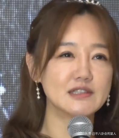 发腮堪比毁容的女星,发腮成大方脸