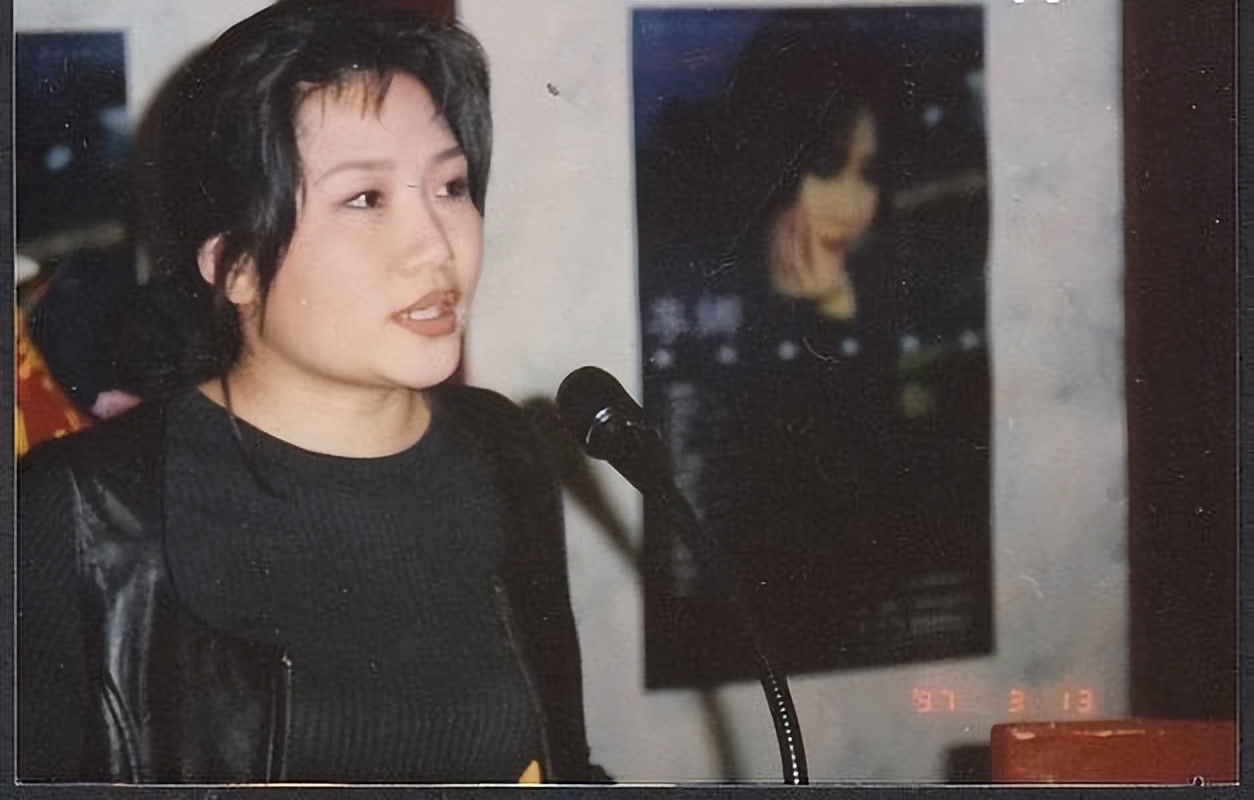 歌手李娜出家后靠什么生活,歌手李娜为什么会选择出家