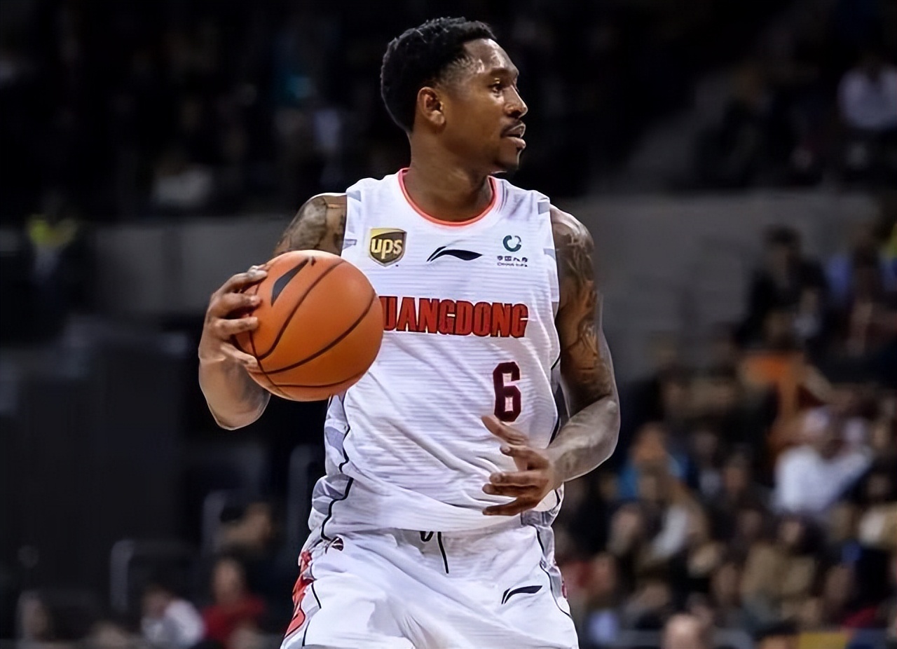 广东男篮15人名单，两个防守悍将回归，广东队第二阶段要高飞