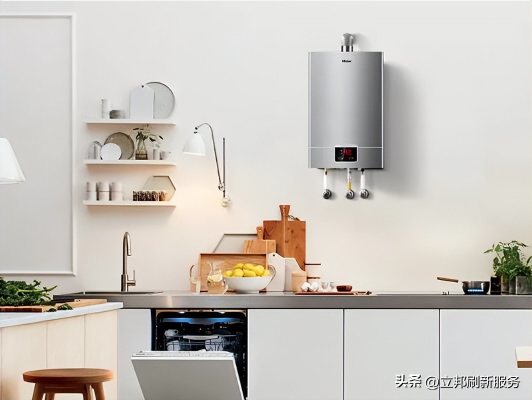 燃气热水器和电热水器哪种更适合,电热水器和燃气热水器哪个好省钱