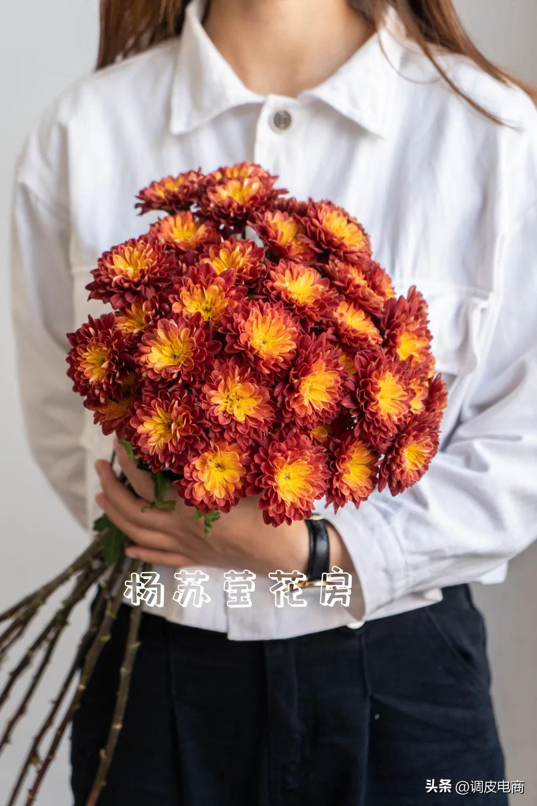 从小白到文艺花商，这个一米八大汉成为昆明斗南最懂花的主播