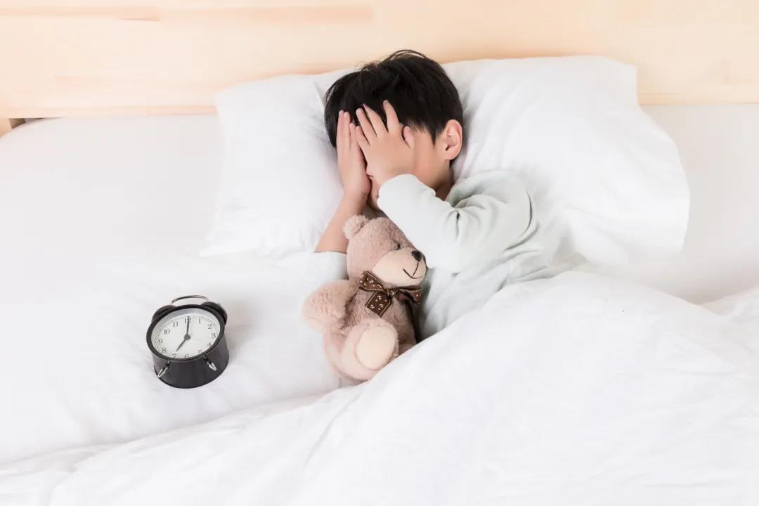 面对孩子磨蹭怎么教,对于磨蹭慢吞吞的孩子怎么办