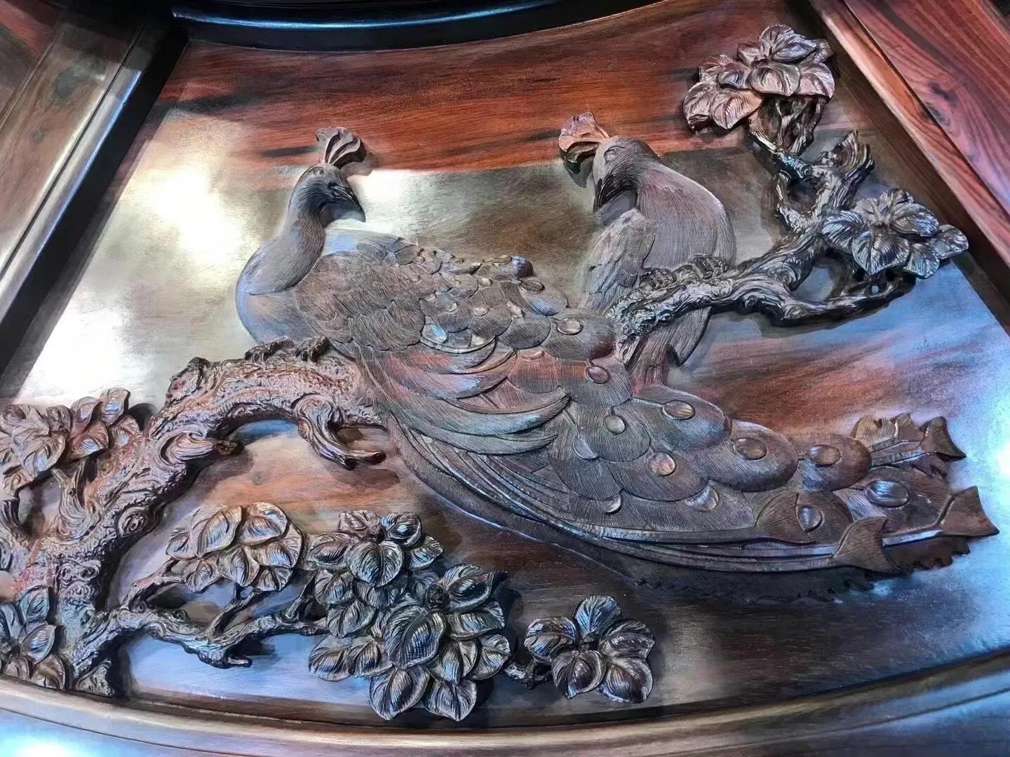 深雕圆餐桌图片大全,孔雀开屏奢石餐桌产地