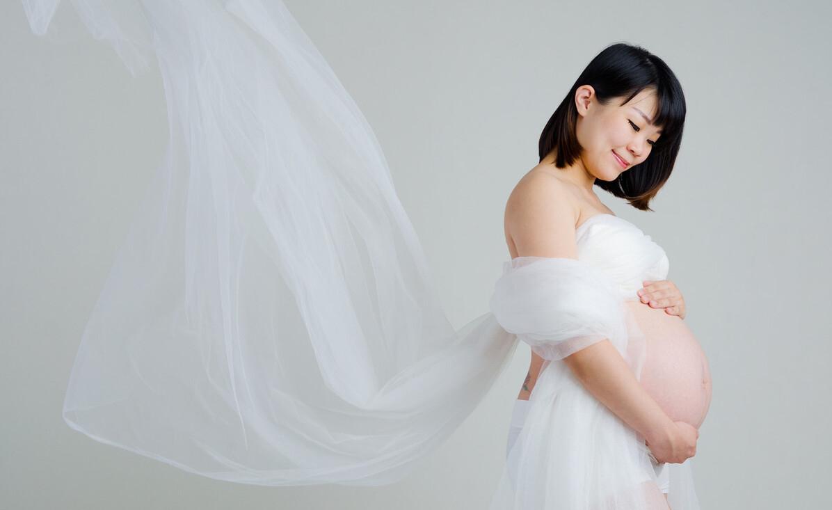 孕妈妈鞋带松了弯腰困难,孕妇的鞋带松了挺着肚子很难弯腰