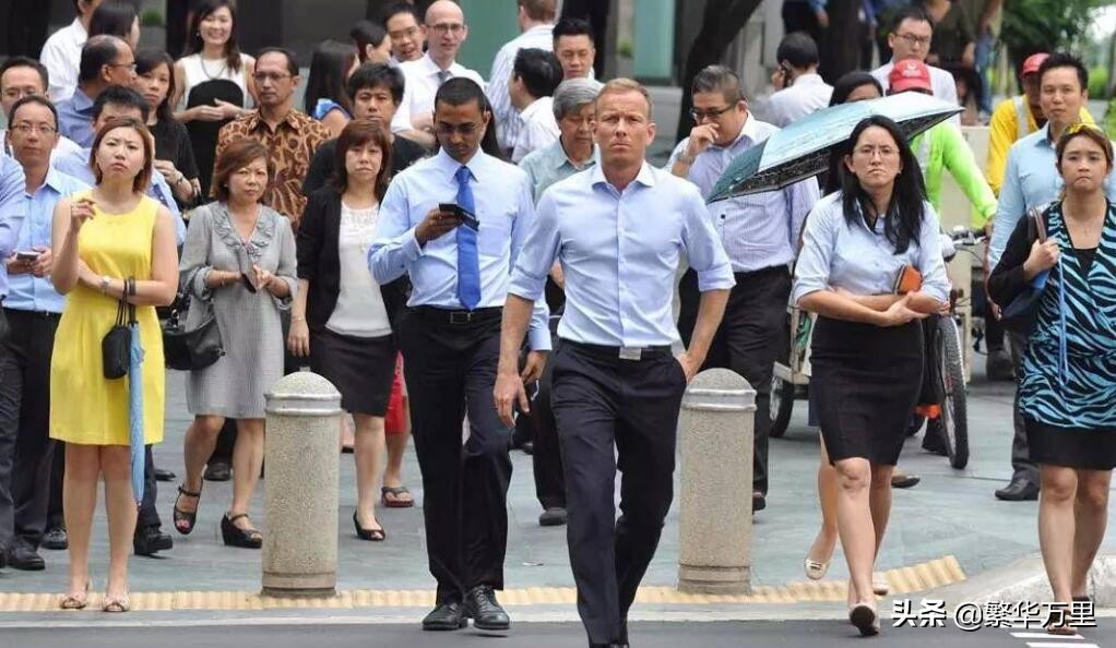 新加坡多少收入达到高收入,新加坡的收入与中国收入对比