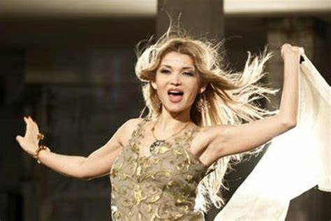 生活奢侈的中亚公主，才华配不上野心，遭总统父亲掴掌，被囚禁