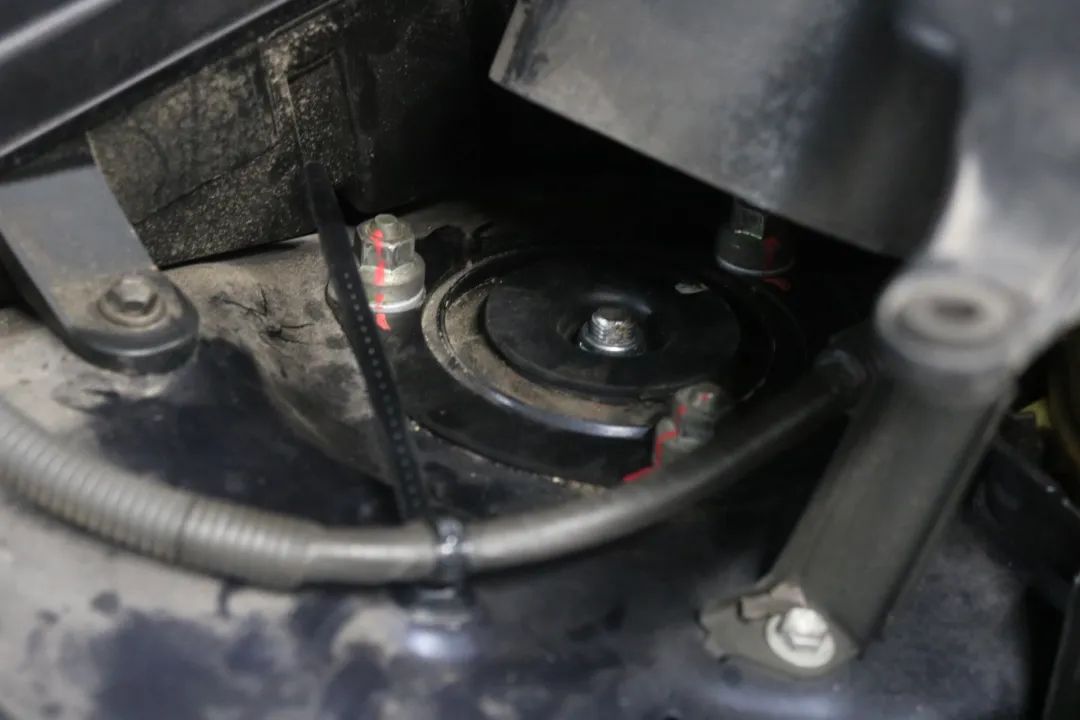 雷克萨斯ls430翻新修复,雷克萨斯ls430老车翻新作业