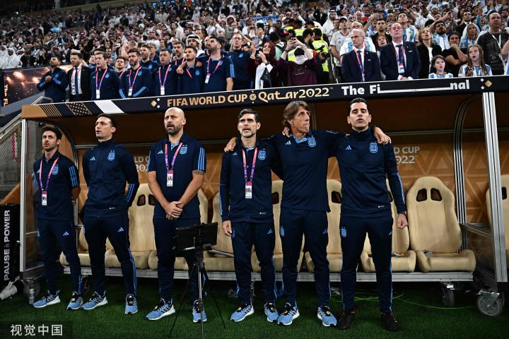 闪闪发光的中年：梅西加冕背后，“隐秘而伟大”的豪华助教团