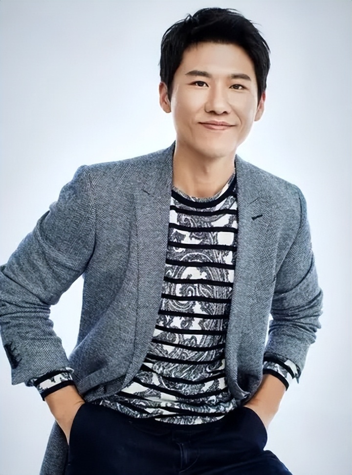 演员王骁与王馥荔,演员王骁是王馥荔的亲生儿子吗