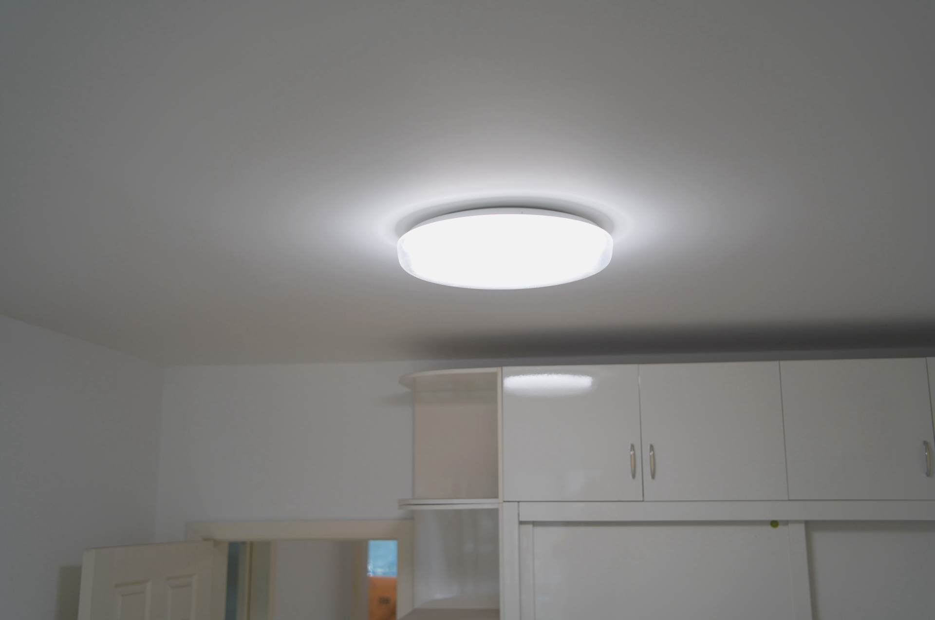 小户型也没有必要做全屋智能灯光,二手房客厅灯光改造