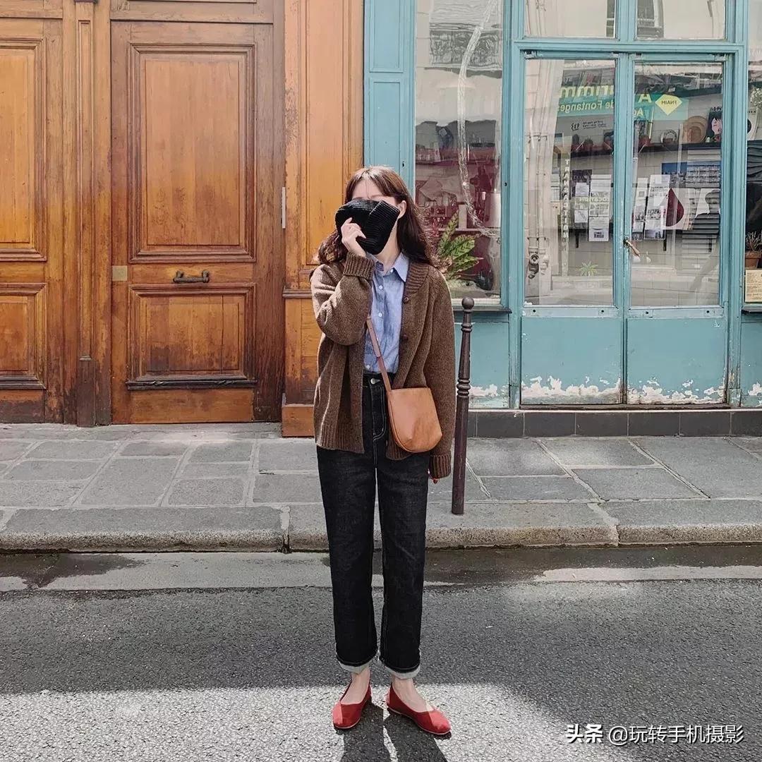 冬天戴帽子自拍怎么拍照好看,冬天戴帽子室外拍照姿势大全