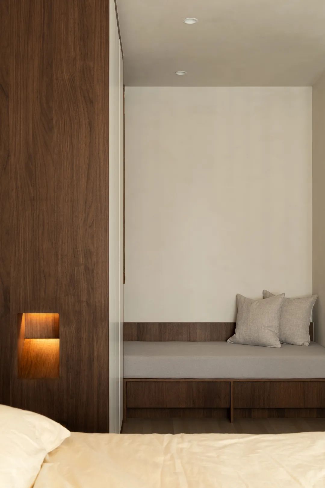 优雅简约居所设计,140平四居室摒弃繁琐回归自然