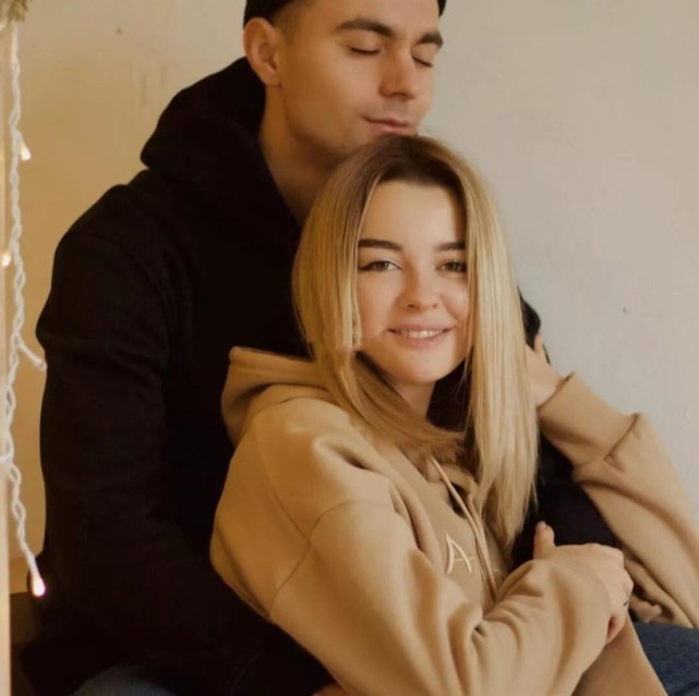 相亲男总发早安晚安,相亲男说好好表现希望你会喜欢