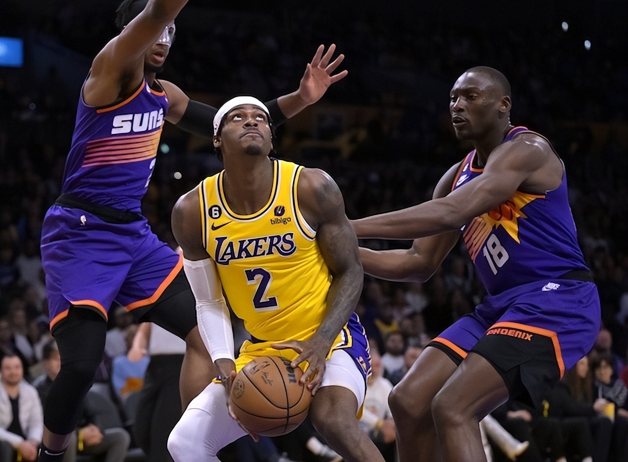 湖人队史的中锋有谁,球员传记詹姆斯