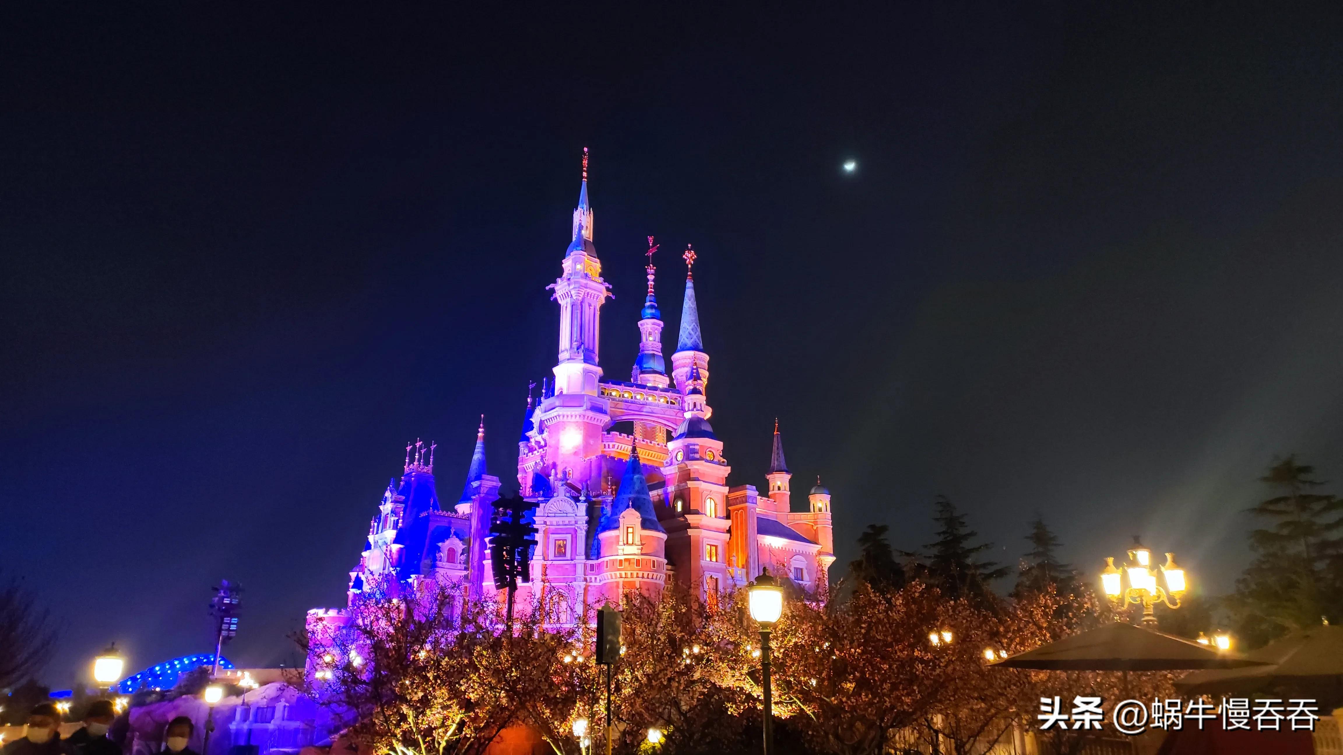 带孩子去迪士尼游玩要不要带板凳,带娃迪士尼有必要玩两天吗