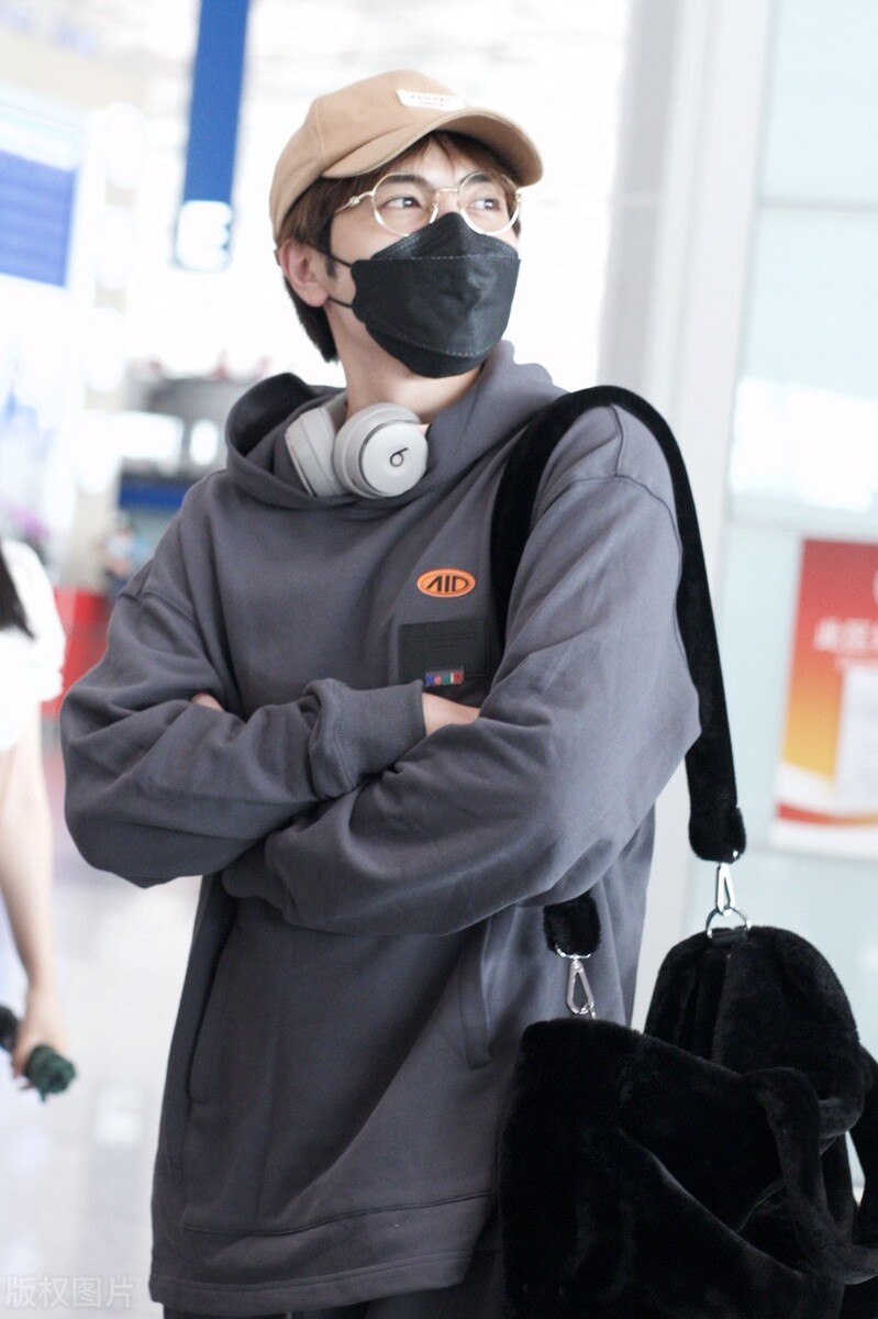 秦奋一生有钱吗,秦奋比王思聪有钱