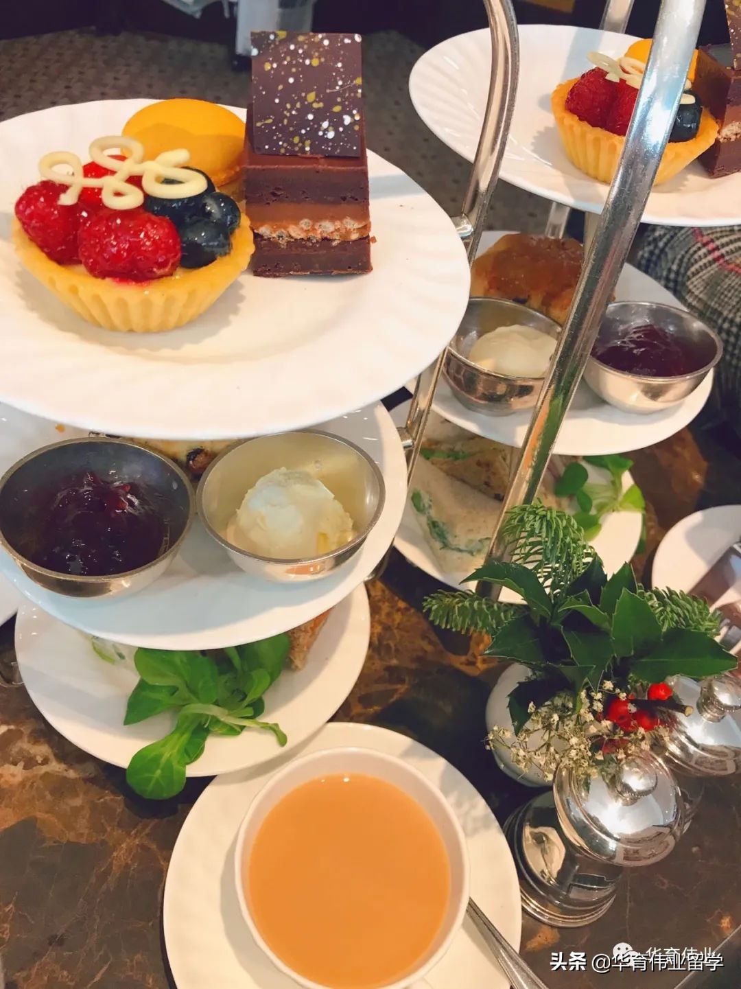 在利兹读研时打卡张国荣读的纺织学院，《指环王》作者是学校老师