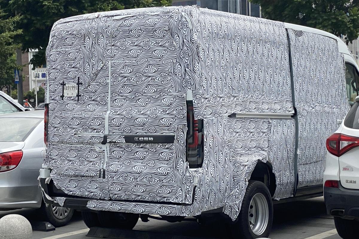 福特新世代全顺有新款吗,新世代全顺5.5米谍照